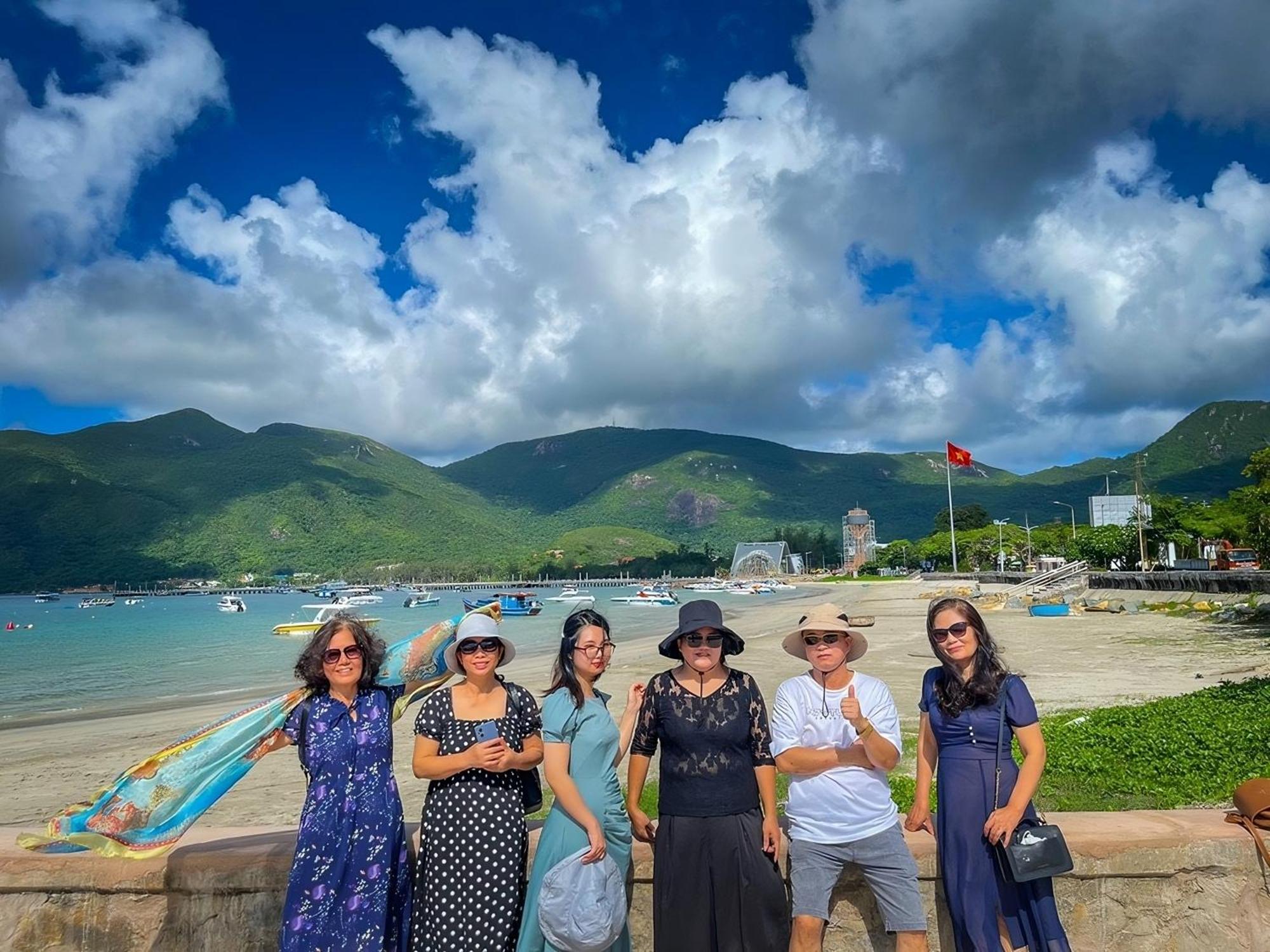 Duy Canh Homestay Chi Khu Co Ong Exterior foto