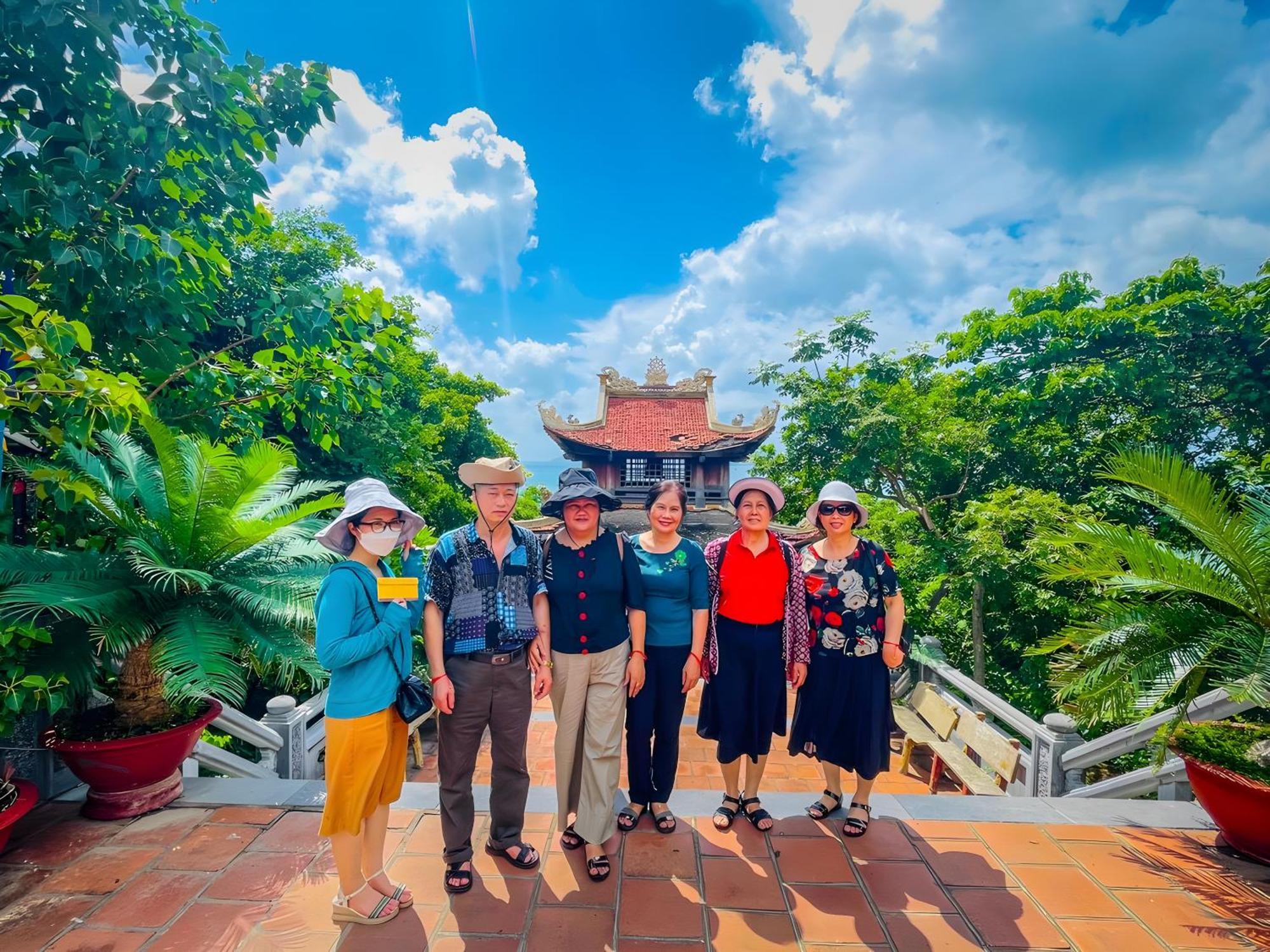 Duy Canh Homestay Chi Khu Co Ong Exterior foto